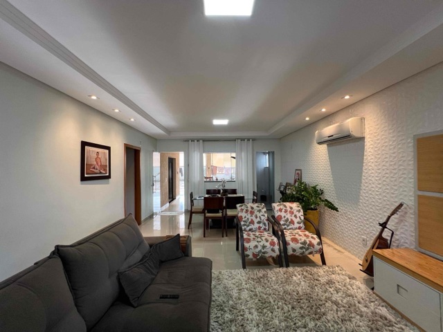 Casa com 494m² 3 quartos e 3 banheiros, à venda, no bairro Jardim América em Goiânia