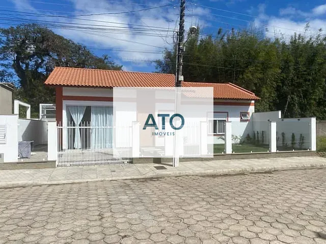 Casa com 215m² 2 quartos e 2 banheiros, à venda, no bairro centro em Tijucas