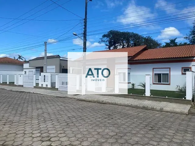 Casa com 215m² 2 quartos e 2 banheiros, à venda, no bairro centro em Tijucas