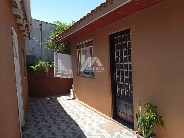 Casa com 200m² 3 quartos e 3 banheiros, à venda, no bairro Colonia Dona Luiza em Ponta Grossa
