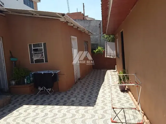 Casa com 200m² 3 quartos e 3 banheiros, à venda, no bairro Colonia Dona Luiza em Ponta Grossa