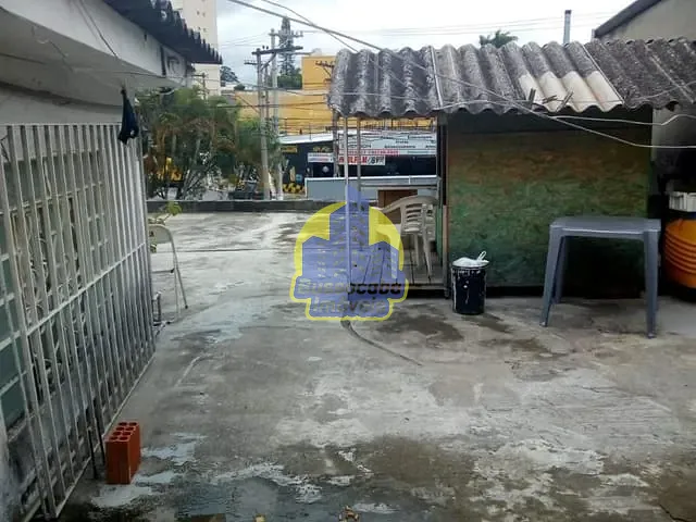 Casa com 300m² 3 quartos e 2 banheiros, à venda, no bairro Umuarama em Osasco