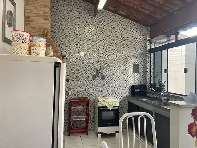 Casa com 250m² 2 quartos e 2 banheiros, à venda, no bairro Santa Luzia em Guaratinguetá