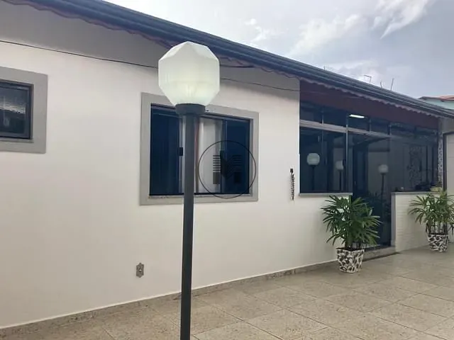 Casa com 250m² 2 quartos e 2 banheiros, à venda, no bairro Santa Luzia em Guaratinguetá