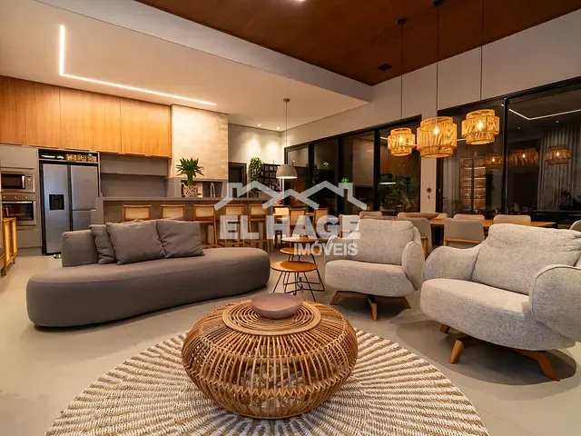 Casa com 570m² 3 quartos e 5 banheiros, à venda, no bairro Jardim Universitário em Cuiabá