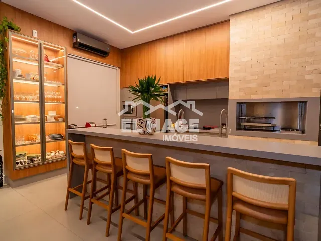 Casa com 570m² 3 quartos e 5 banheiros, à venda, no bairro Jardim Universitário em Cuiabá