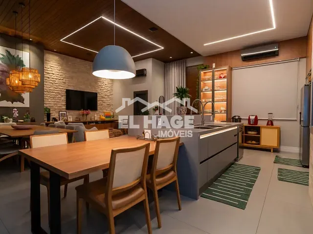 Casa com 570m² 3 quartos e 5 banheiros, à venda, no bairro Jardim Universitário em Cuiabá