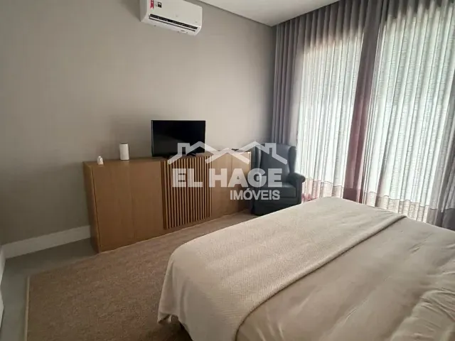 Casa com 570m² 3 quartos e 5 banheiros, à venda, no bairro Jardim Universitário em Cuiabá