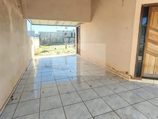 Casa 2 quartos e 1 banheiro, para alugar, no bairro Jardim Roland Garden em Rolândia