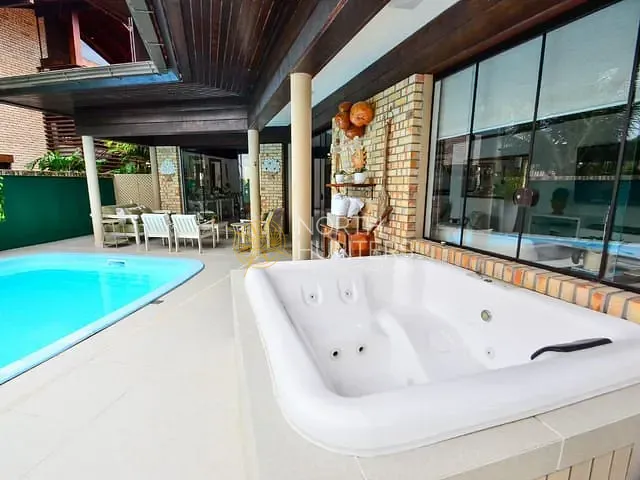 Casa com 450m² 7 quartos e 6 banheiros, para alugar, no bairro Jurerê Internacional em Florianópolis