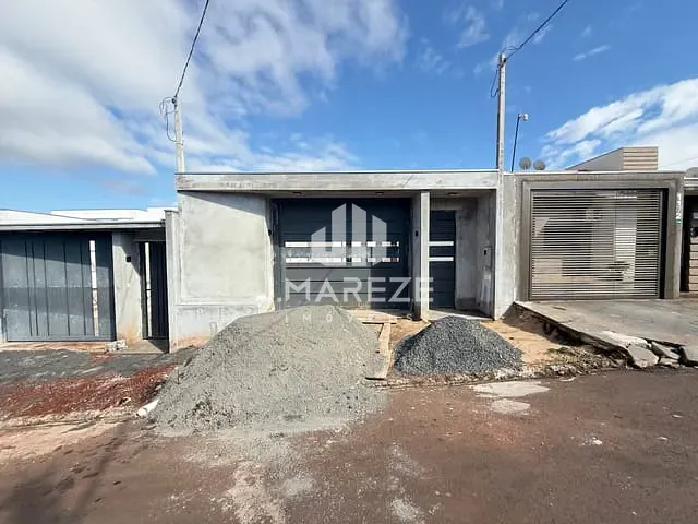 Casa 2 quartos e 3 banheiros, à venda, no bairro Residencial Interlagos em Apucarana