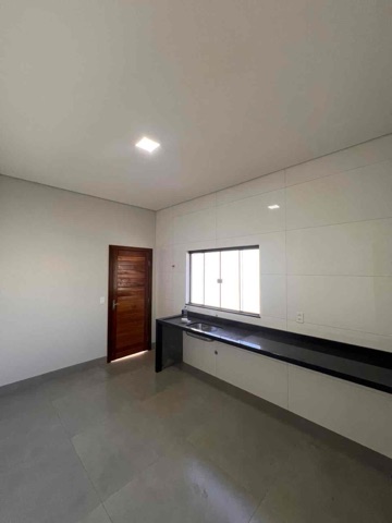 Casa com 300m² 2 quartos e 2 banheiros, à venda, no bairro Loteamento Quatro Estações Boulevard em Sinop