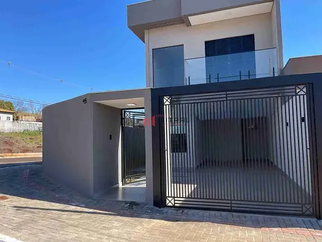 Sobrado 3 quartos e 3 banheiros, à venda, no bairro Setor 4 em Ibiporã