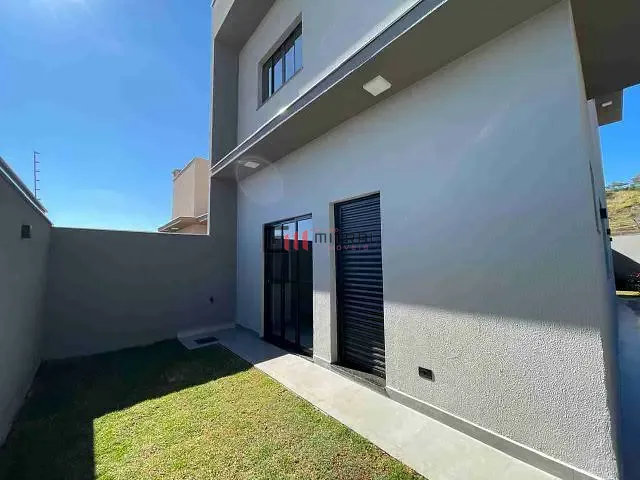 Sobrado 3 quartos e 3 banheiros, à venda, no bairro Setor 4 em Ibiporã