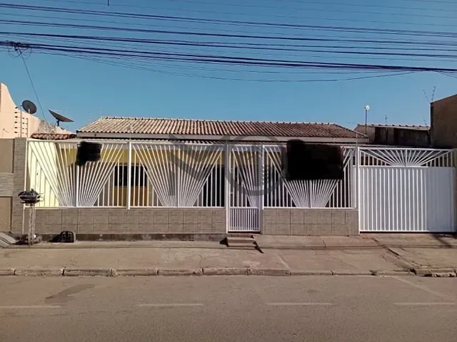 Casa com 280m² 3 quartos e 2 banheiros, à venda, no bairro Morada da Serra em Cuiabá