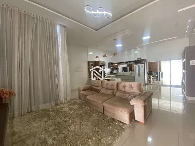 Casa com 600m² 3 quartos e 2 banheiros, à venda, no bairro Vale do Araguaia em Paraíso do Tocantins