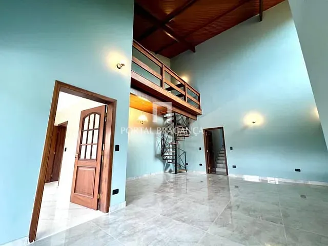 Casa com 1850m² 5 quartos e 5 banheiros, à venda, no bairro Condomínio Jardim das Palmeiras em Bragança Paulista