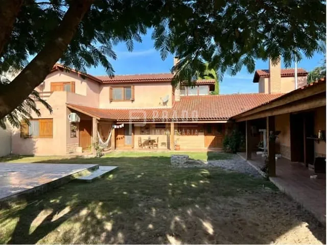 Casa com 748m² 3 quartos e 5 banheiros, à venda, no bairro Centro em Pelotas