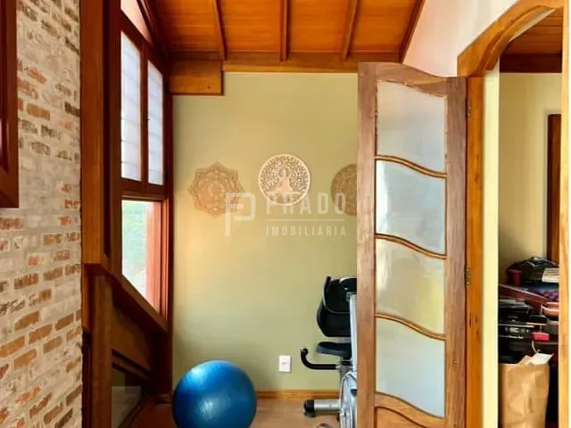 Casa com 748m² 3 quartos e 5 banheiros, à venda, no bairro Centro em Pelotas