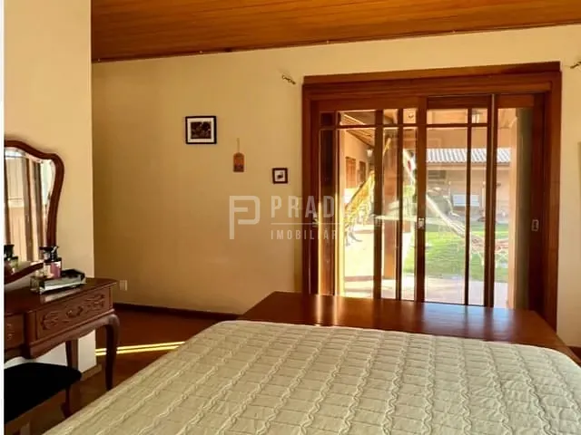 Casa com 748m² 3 quartos e 5 banheiros, à venda, no bairro Centro em Pelotas