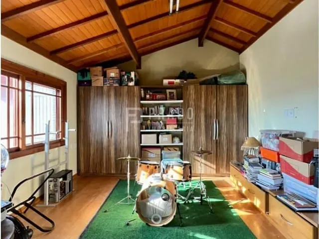 Casa com 748m² 3 quartos e 5 banheiros, à venda, no bairro Centro em Pelotas