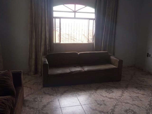Casa 5 quartos e 1 banheiro, à venda, no bairro Marilândia em Belo Horizonte