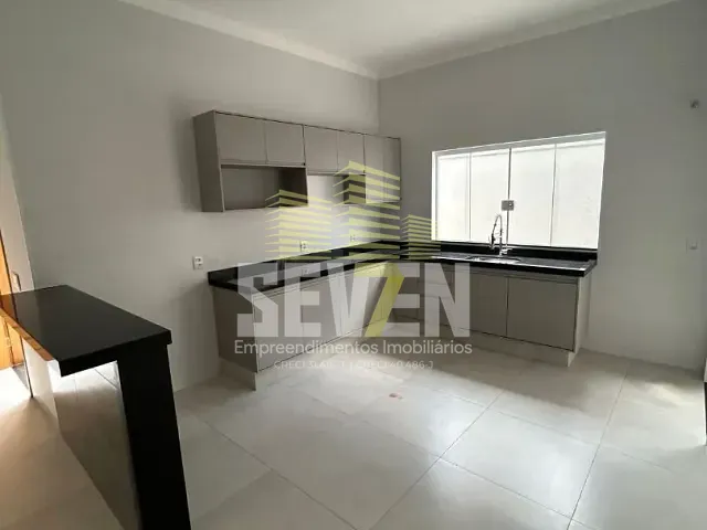 Casa com 242m², à venda, no bairro Vila Coralina em Bauru