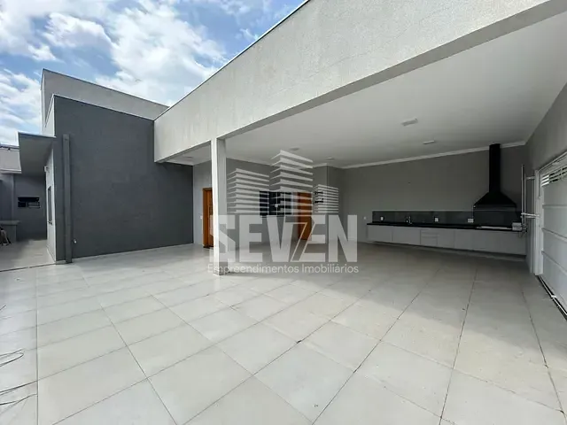 Casa com 242m², à venda, no bairro Vila Coralina em Bauru
