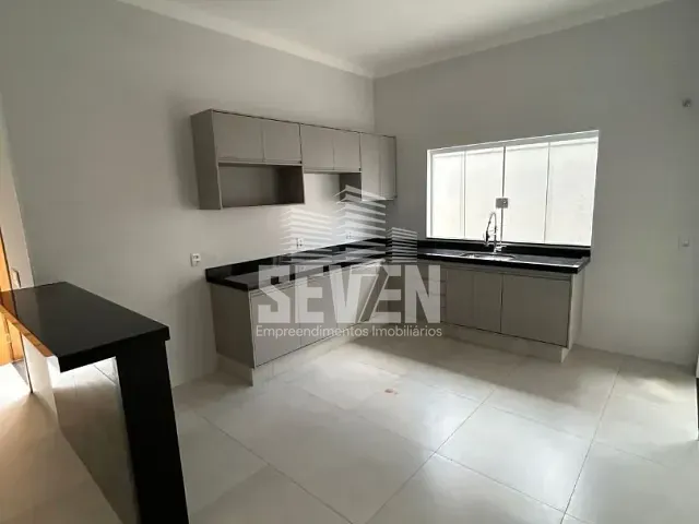Casa com 242m², à venda, no bairro Vila Coralina em Bauru