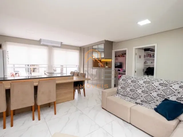 Casa com 300m² 3 quartos e 3 banheiros, à venda, no bairro Três Vendas em Pelotas