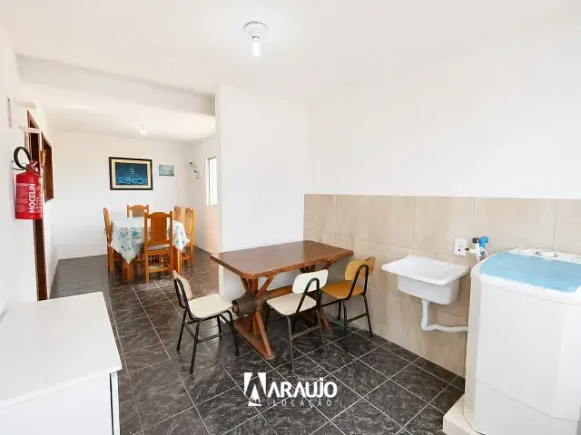 Apartamento 2 quartos e 1 banheiro, para alugar, no bairro Meia Praia em Navegantes