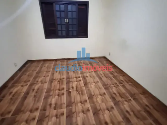 Casa 3 quartos e 1 banheiro, à venda, no bairro Vila Independência em Barra Mansa