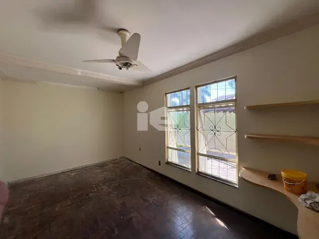 Casa com 350m² 5 quartos e 3 banheiros, à venda, no bairro Jardim Planalto em Rolândia
