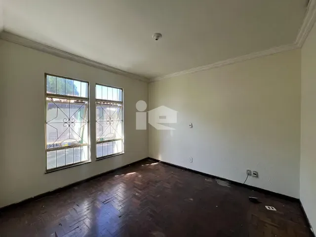 Casa com 350m² 5 quartos e 3 banheiros, à venda, no bairro Jardim Planalto em Rolândia