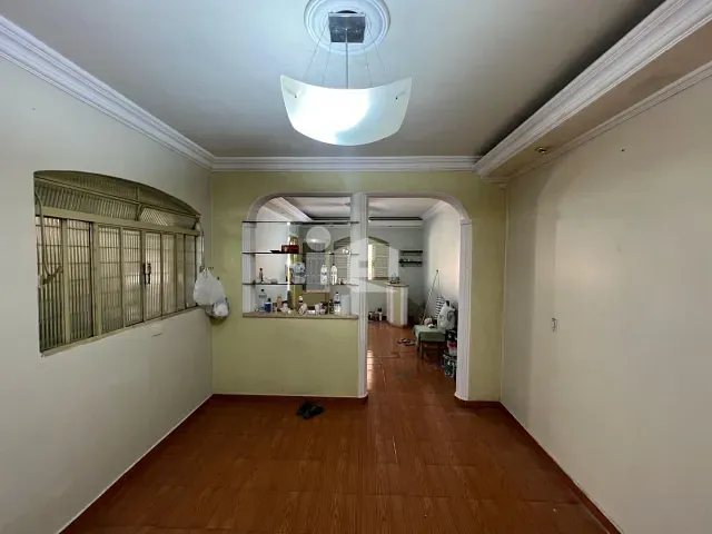 Casa com 350m² 5 quartos e 3 banheiros, à venda, no bairro Jardim Planalto em Rolândia