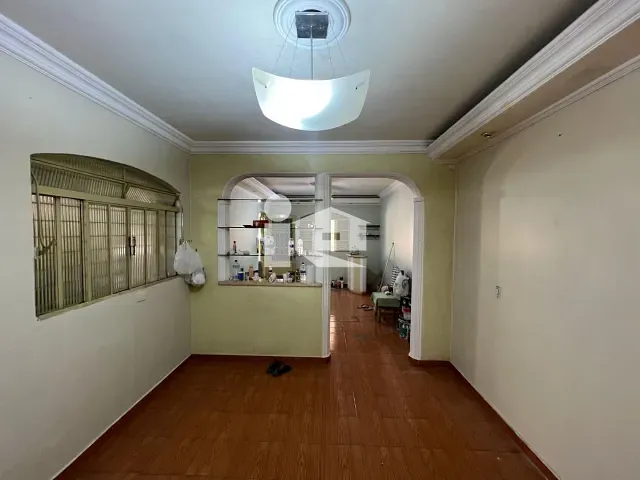Casa com 350m² 5 quartos e 3 banheiros, à venda, no bairro Jardim Planalto em Rolândia