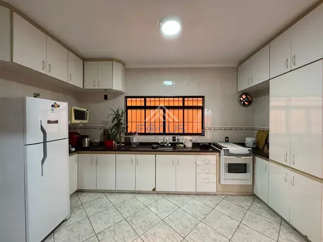 Casa com 135m² 3 quartos e 2 banheiros, à venda, no bairro Vila Jeriva em Várzea Paulista