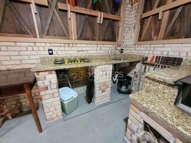 Casa com 360m² 3 quartos e 4 banheiros, à venda, no bairro Vila Nova em Joinville