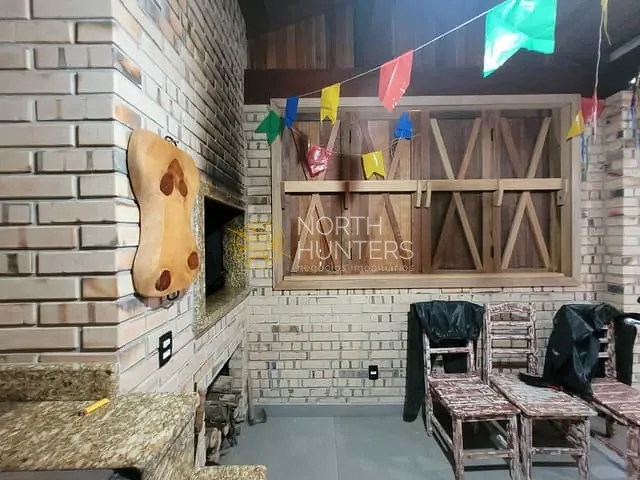 Casa com 360m² 3 quartos e 4 banheiros, à venda, no bairro Vila Nova em Joinville