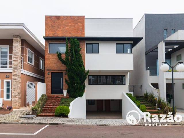 Casa com 200m² 3 quartos e 3 banheiros, à venda, no bairro Portão em Curitiba