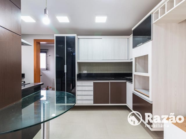 Casa com 200m² 3 quartos e 3 banheiros, à venda, no bairro Portão em Curitiba
