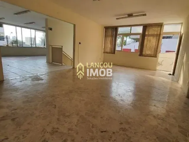 Casa à venda ou para alugar, no bairro Chácara Urbana em Jundiaí