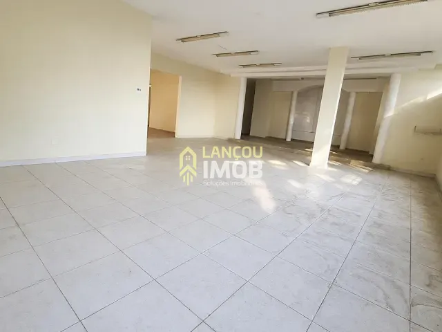 Casa à venda ou para alugar, no bairro Chácara Urbana em Jundiaí