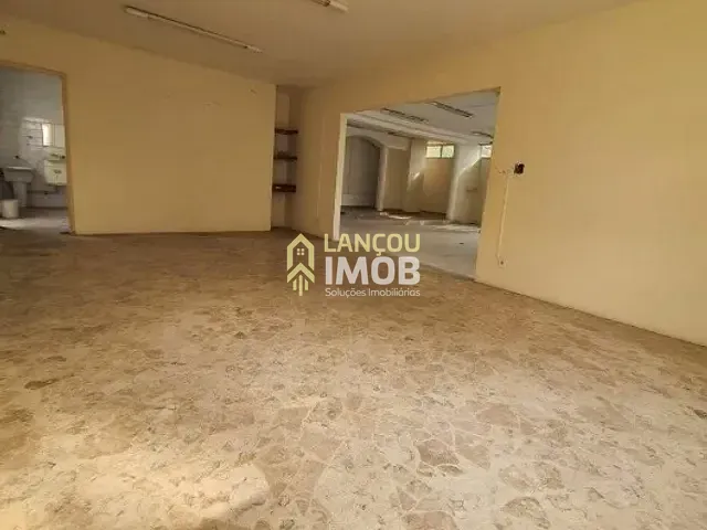 Casa à venda ou para alugar, no bairro Chácara Urbana em Jundiaí