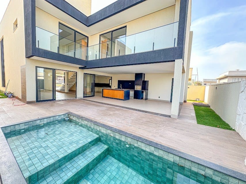 Casa à venda, construção com 320m², 3 suítes, no Portal do Sol Green, Goiânia, GO