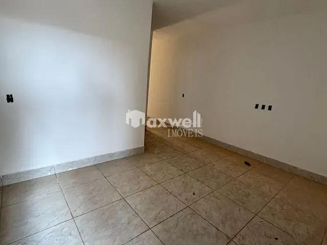 Casa com 180m² 2 quartos e 1 banheiro, à venda, no bairro Rosa dos Ventos em Aparecida de Goiânia