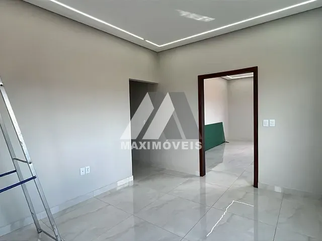 Casa 3 quartos e 2 banheiros, para alugar, no bairro São Mateus em Araçuaí