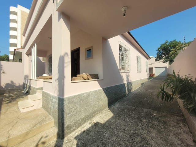 Casa com 420m² 3 quartos e 2 banheiros, à venda, no bairro Vila Valqueire em Rio de Janeiro