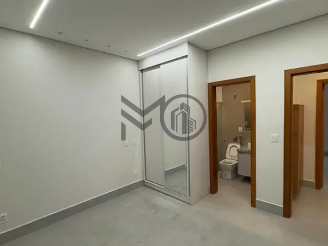 Casa com 450m² 3 quartos e 5 banheiros, à venda, no bairro Jardim Itália em Cuiabá