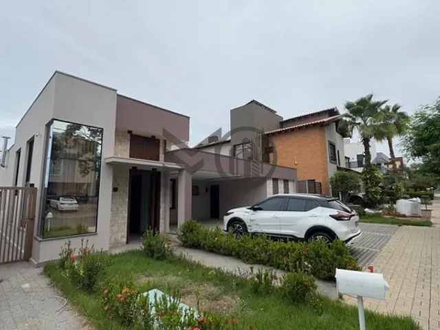 Casa com 450m² 3 quartos e 5 banheiros, à venda, no bairro Jardim Itália em Cuiabá